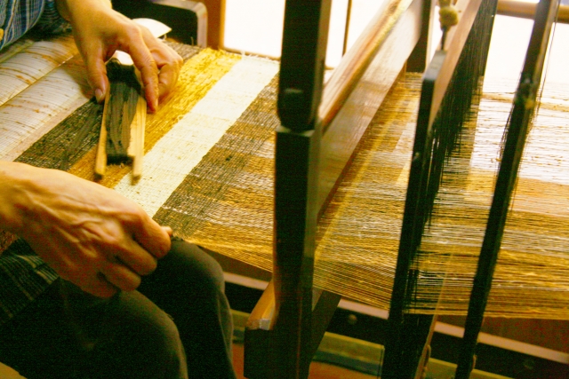 機織り、織物のイメージ
